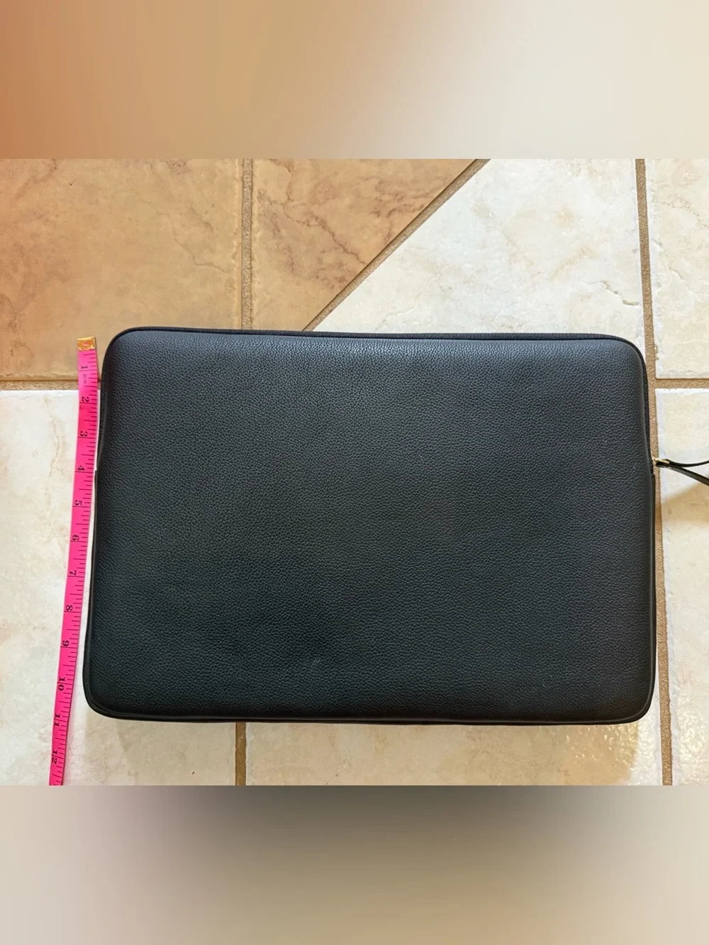 kate spade new york Black Pebbled Leather Embossed Logo Computer Case